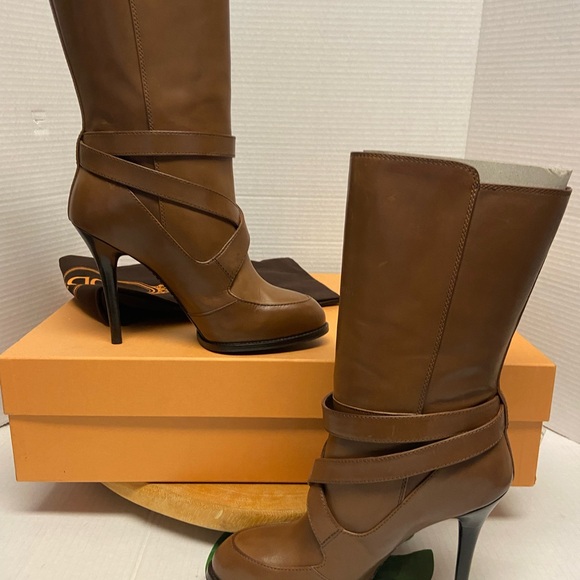 TODS New in Box Stiviletto Leather Heeled Boots - Picture 4 of 9